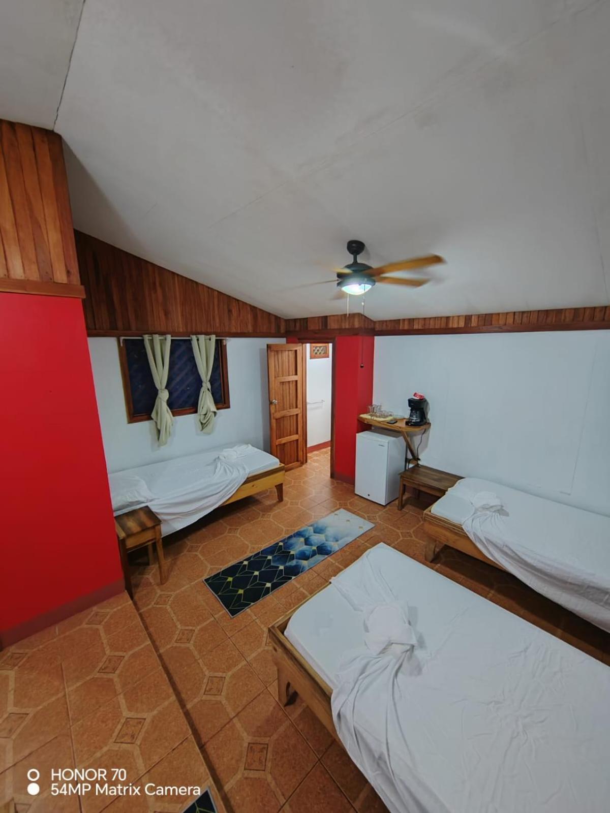 Hotel Don Quichotte Tortuguero Extérieur photo