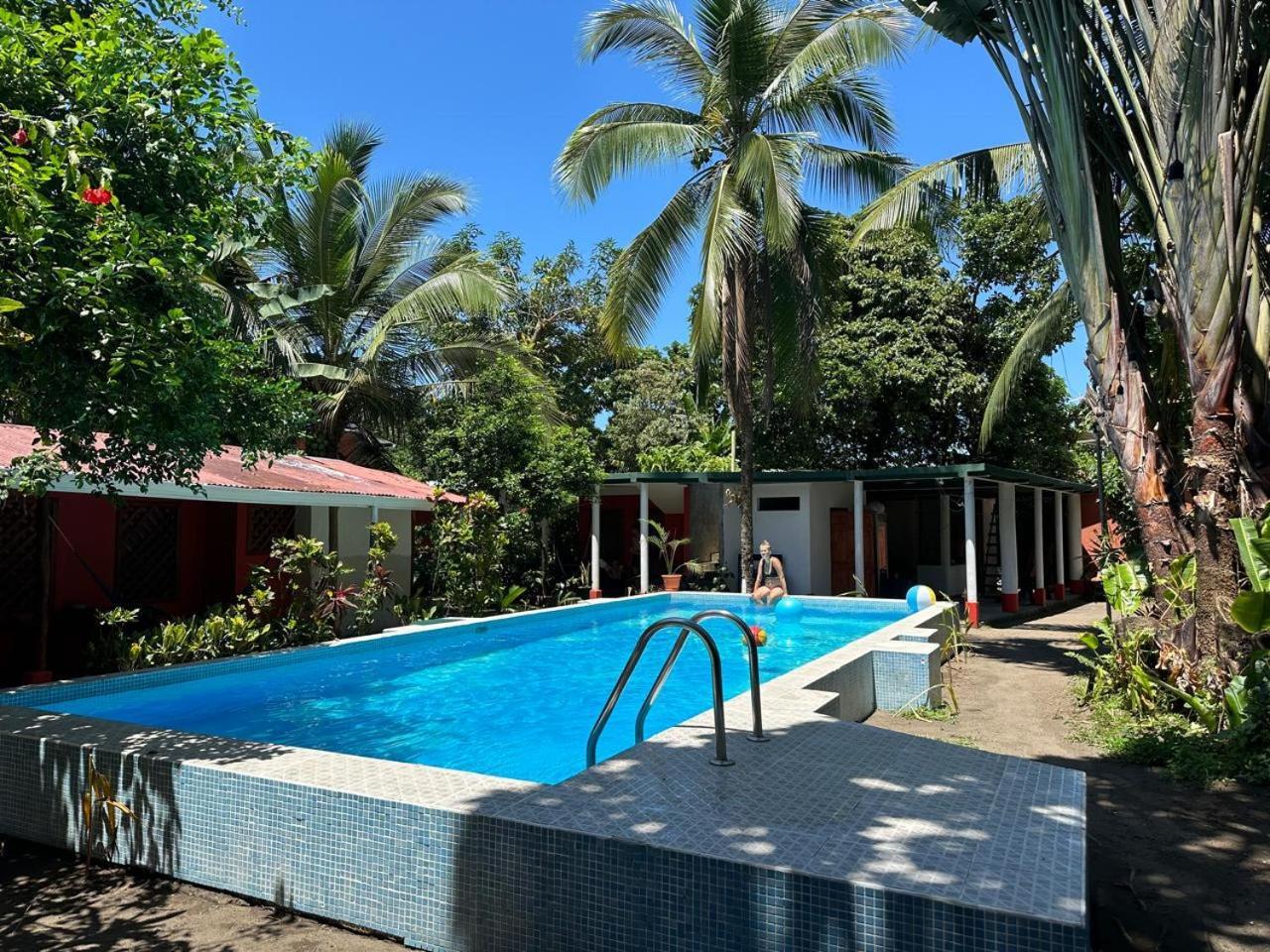 Hotel Don Quichotte Tortuguero Extérieur photo